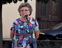 Anna Cwirko-Godycki przemawia w imieniu sądeckich Żydów. 23 sierpnia 2018 r. - 76. rocznica likwidacji getta. 